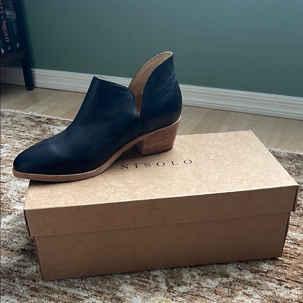 Nisolo Black Leather Women's Ankle Boots